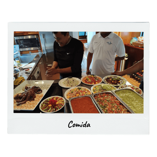 comida Blue Moon Yacht LLC Blue Moon | Yate en Cabo San Lucas