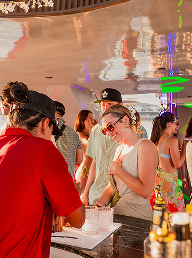 Premium-open-bar Blue Moon Yacht LLC The Experience